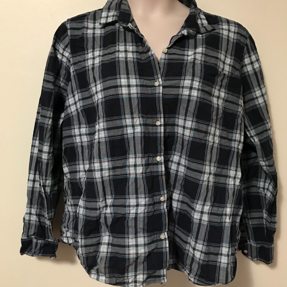 Cute plaid button down